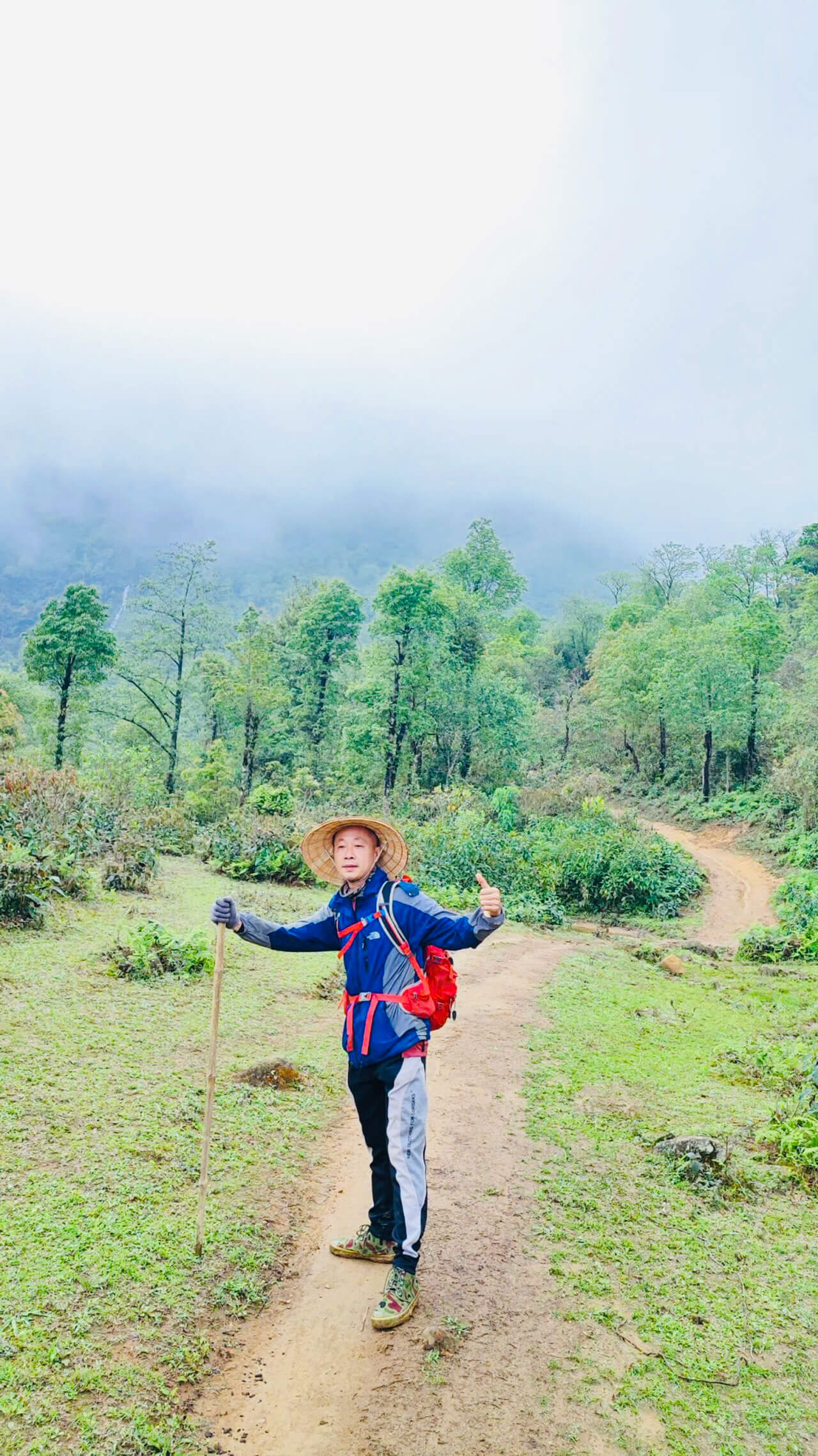 duong-vao-trekking-nhiu-co-san